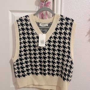 HOUNDSTOOTH SWEATER VEST- NWT. Bought from American Threads
